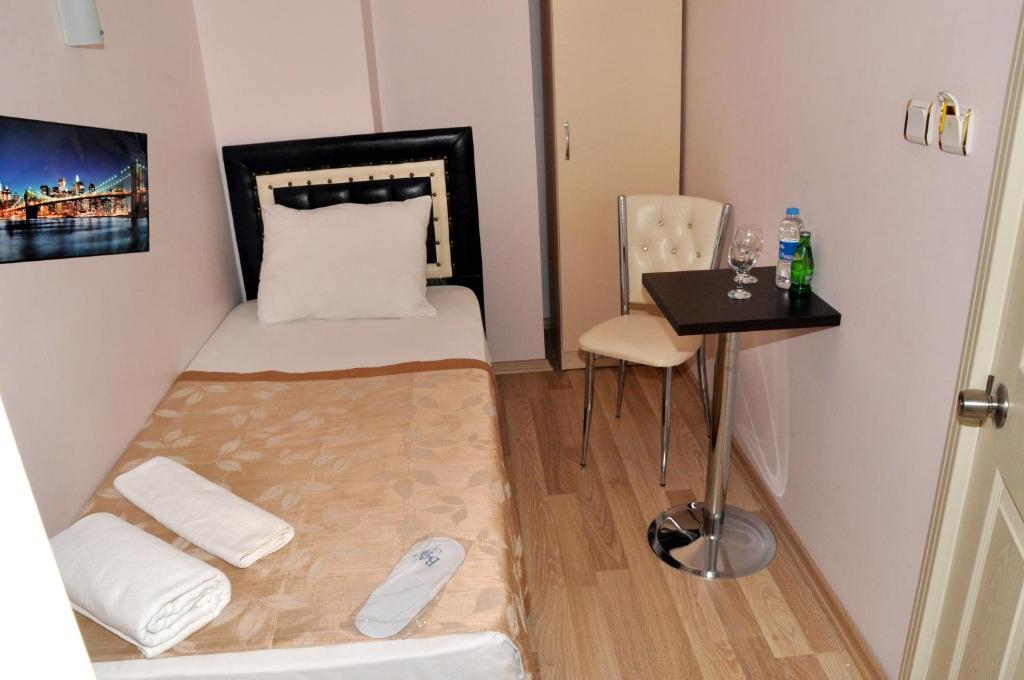Bade 2 Hotel Istanboel Kamer foto